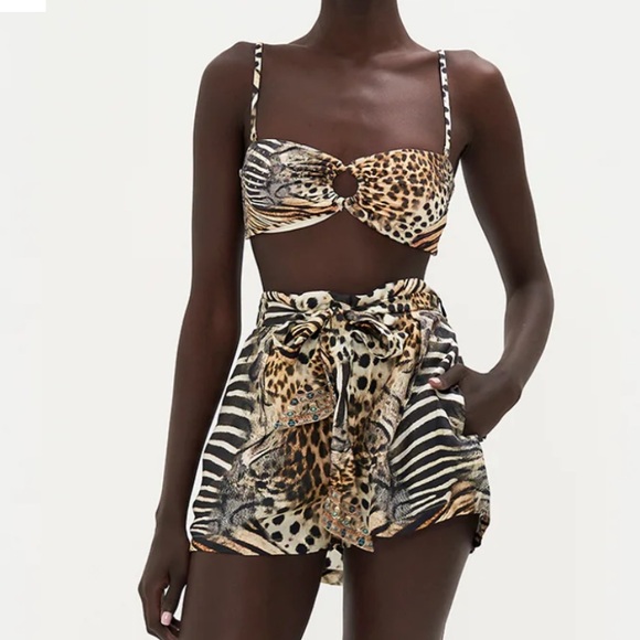 Camilla For the love of Leo belted tuck front silk shorts. Sz L - Picture 7 of 12